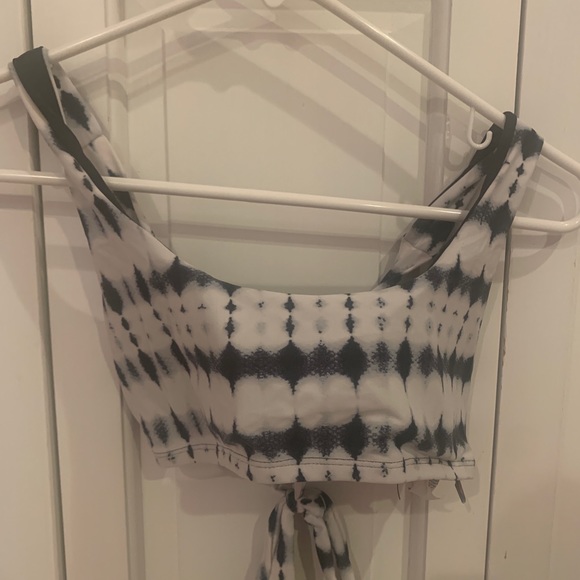 Bikini Set - Picture 3 of 8